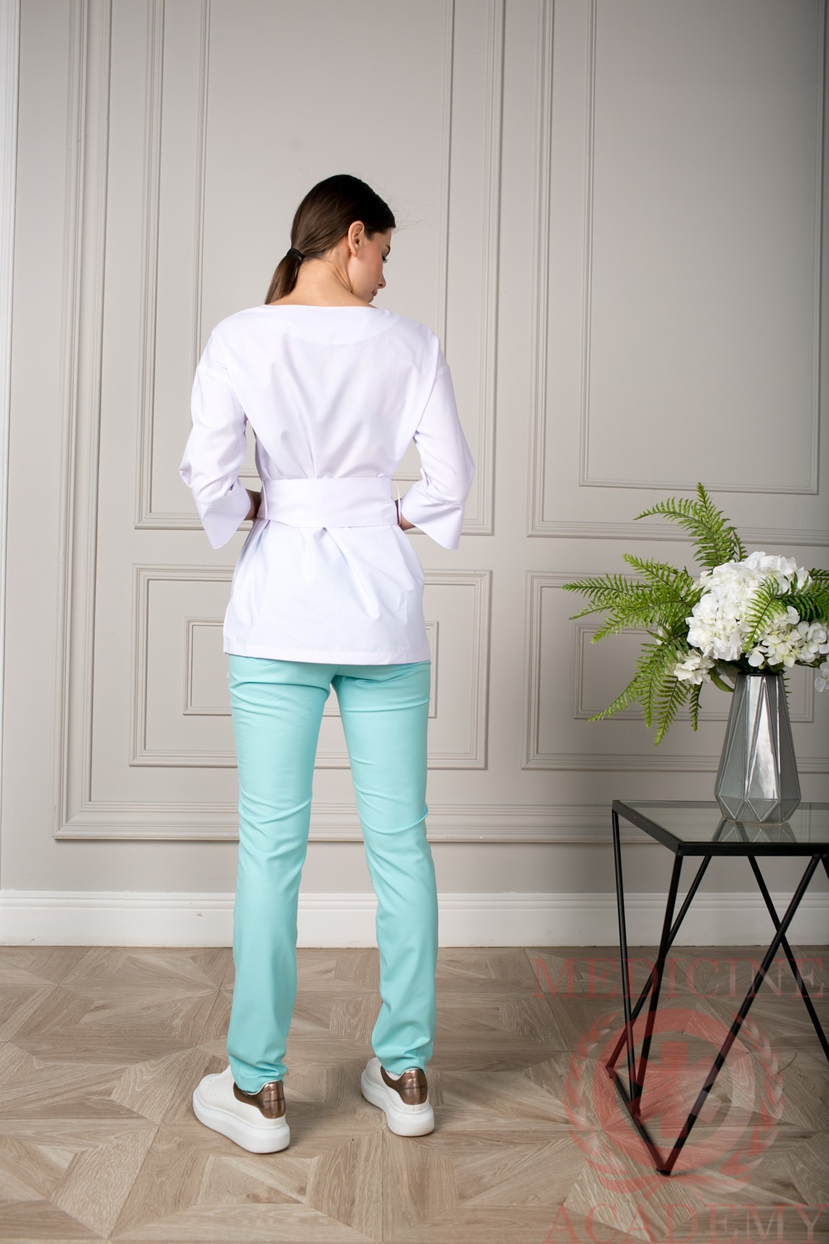 Блуза с широкими манжетами белая пф029бб