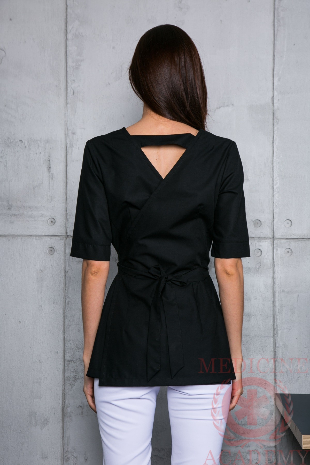 Черная блуза с запахом сзади пф021ч