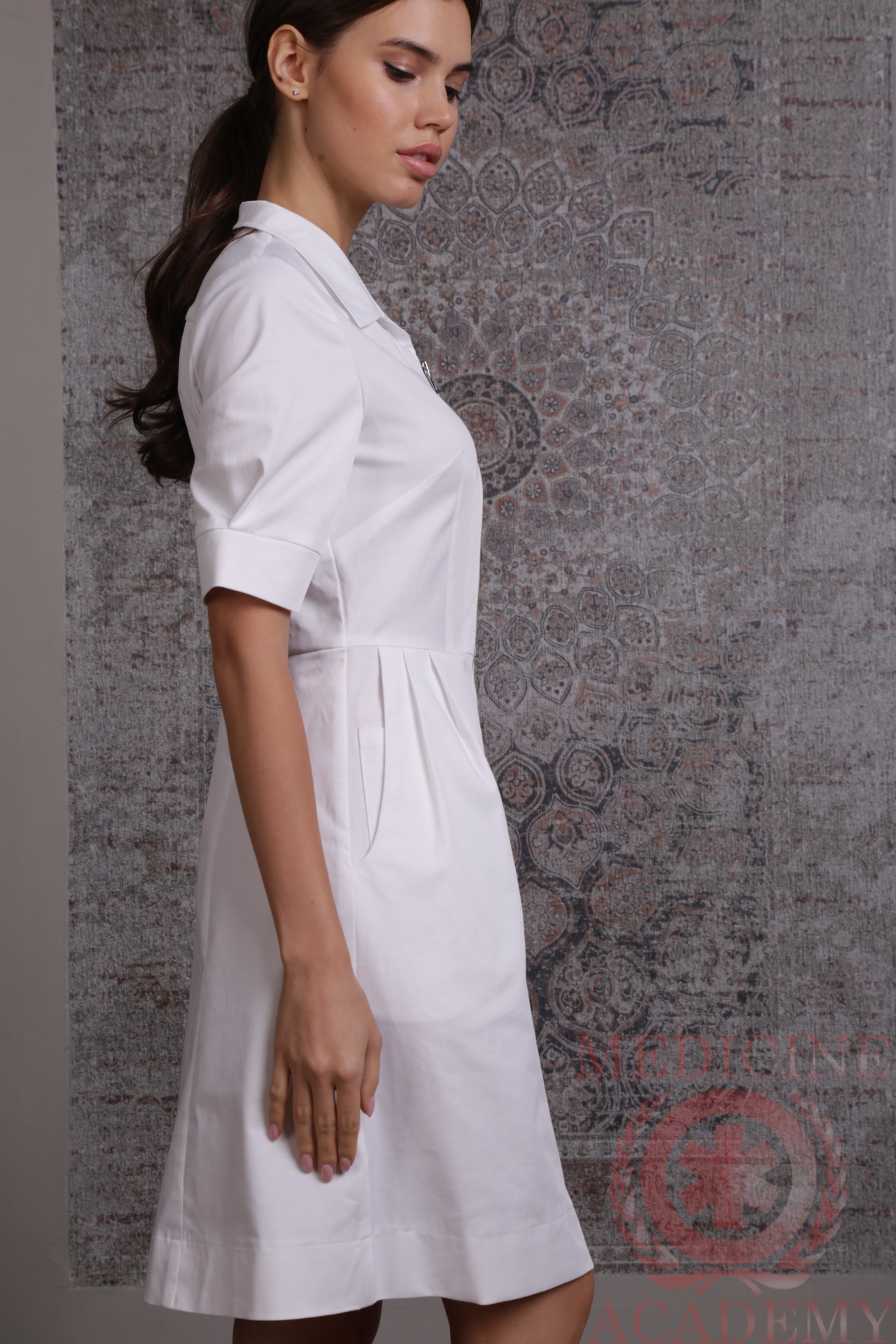 Белое платье «Диор» на молнии пф035бм 77ma.ru Medicine-Academy