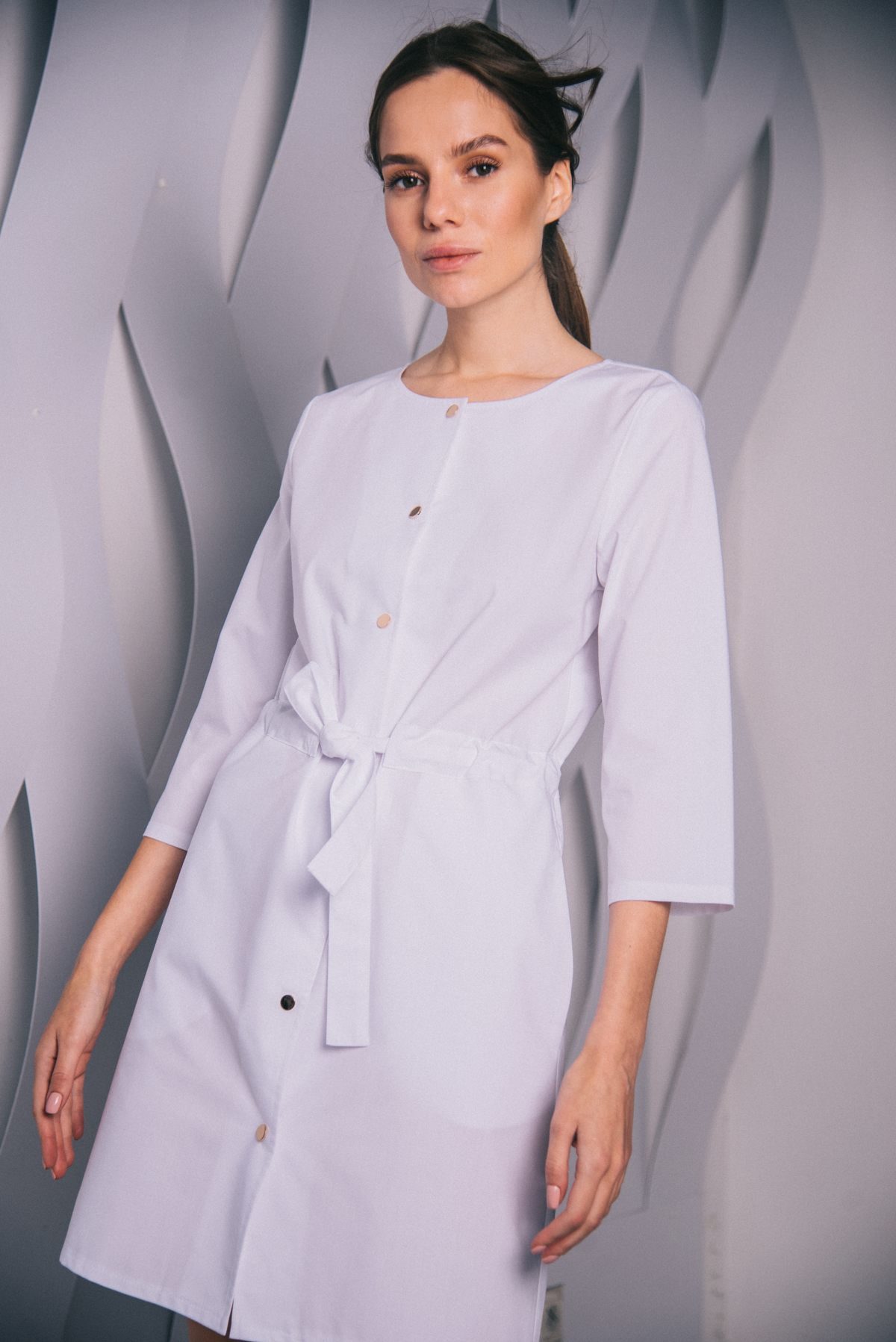 Платье с кулиской на кнопках белое пф042б 77ma.ru