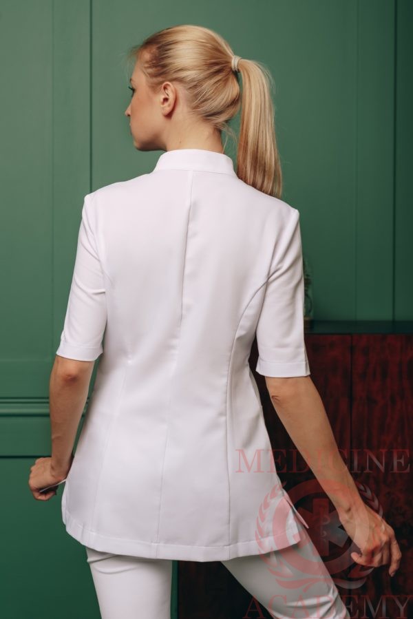 Блуза с асимметричной застежкой белая